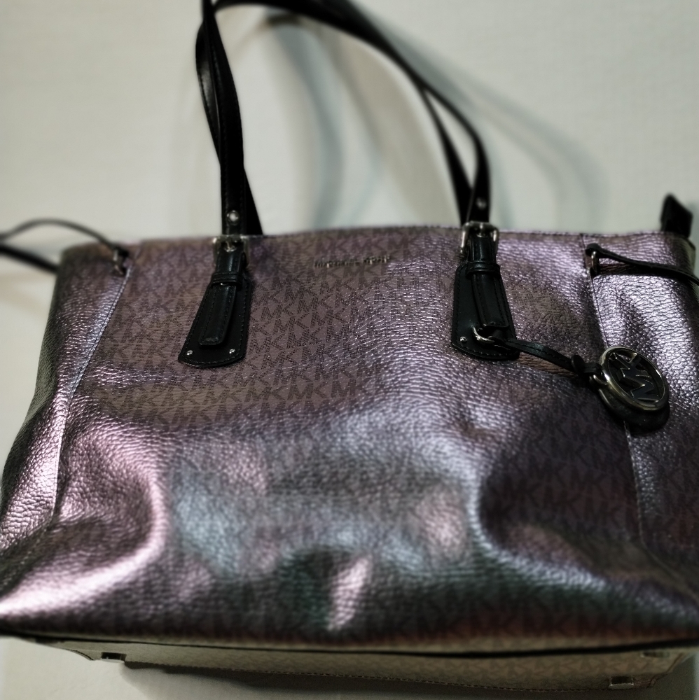 Michael kors holographic late tote